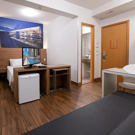 S4 Hotel Aguas Claras Taguatinga Bagian luar foto